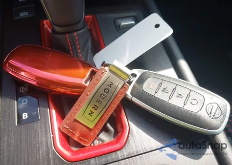 2025 Nissan Kicks Sr Intelligent Awd z USA, uszkodzony, nr VIN 3N8AP6DD6SL383016